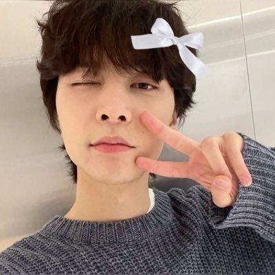 yeolhyucker's profile picture. 