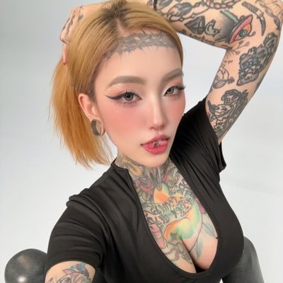 squesssie's profile picture. more fun than your ex, more dangerous than your search history🦑