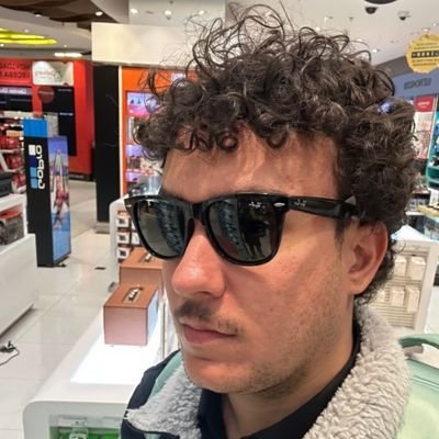 tribareii's profile picture. 🎾🐝📖🌎🌳🌹