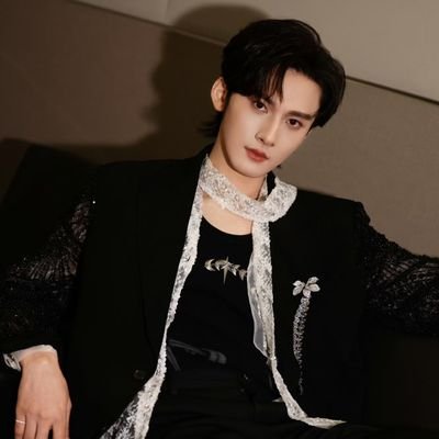 yuminghailan's profile picture. United States OF JiangLi National 
🌊🌲