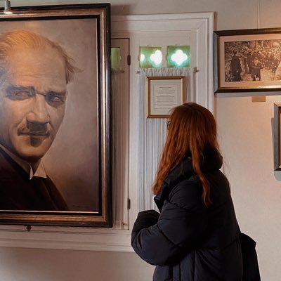 weaversknot's profile picture. the stars incline us, they do not bind us. she/her