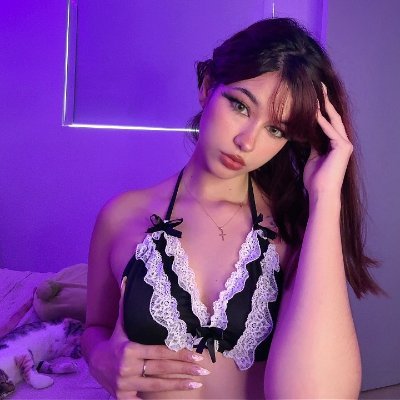 alunaarono's profile picture. ☆ 18 • sweet, flirty, unforgettable 💖
come talk ↓
 https://t.co/z7SjxIfT7w