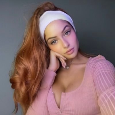 Chloebear023's profile picture. onlyfans model.