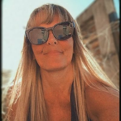 Merlina0331's profile picture. #RiverPlate ⚪️🔴⚪️
🇦🇷 
♌️ 
Mi vida es privada, no busco pareja
 
⛔️ DM  
Amante de los animales 
Lo esencial es invisible a los ojos