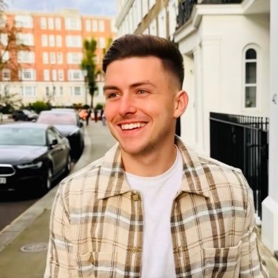 Jake_Shaw2's profile picture. Soccer/Football fan ⚽️ |🐾|Music fan | OAE🛩️ | Bookworm 📚 | Travel enthusiast ✈️ | Freelancer| writer and editor 🖊️