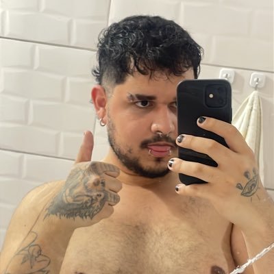 riskotorto's profile picture. autista e tatuador q coleciona bonecas