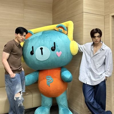 EmmeeJ32679's profile picture.