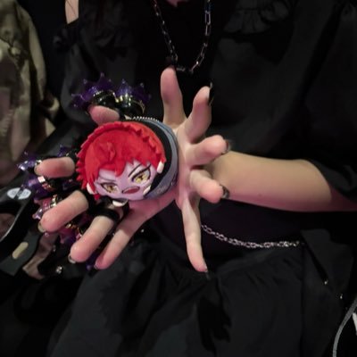 naginaginagi_12's profile picture. 義務教育中/投稿する用！/東リべ 💊/カリスマ 🩷/ヒプマイ 📿/ウィンブレ 🌭/ツイステ ♦️/同担歓迎！/親金です
