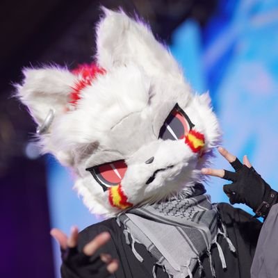maobaifeng1231's profile picture. 这里是猫柏枫，是一只猫猫虎  一个只会给自己的崽崽做点毛的新手装师，会日语跟English(´-ω-`)    喜欢娜娜奇🥰/有点抽象的碎碎念  家有小狗：@LuanyaoFikz0517