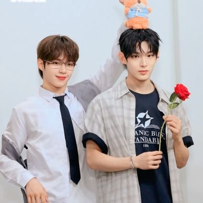 jhezza25's profile picture. #DylreseShippers❤️
#FOHAeverwithAHOF🌟💞
#Exo_L♥️
