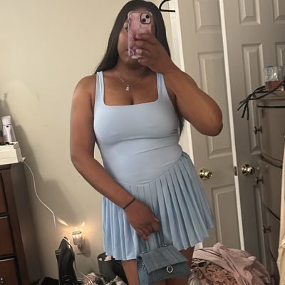 _KhadijahBrit's profile picture. baker who enjoys life by gallivanting and talking sh*t 🤷🏾‍♀️