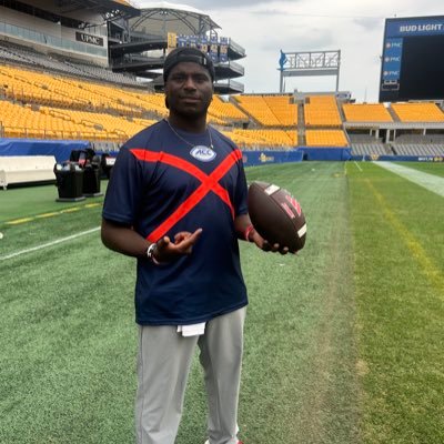 Zephian5's profile picture. Just a kid from Murfreesboro, UofL Football Running Back manager GO Cards, Titan Up, LAKESHOW🟣🟡, Geaux Tigers.