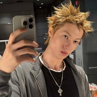 filosofyya's profile picture. vivendo e se fudendo