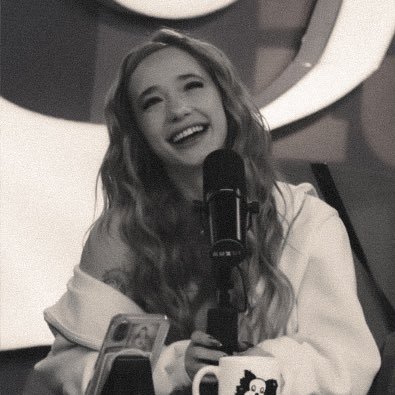 flikitibren's profile picture. ni idea, seguro estoy escuchando Nico Valdi produciendo a @valenpetrilli_