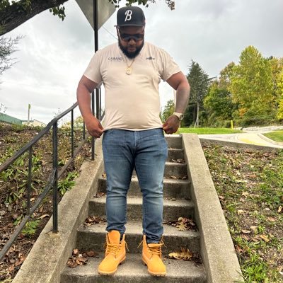 AyoB4Real's profile picture. #LLDaGuys 🕊