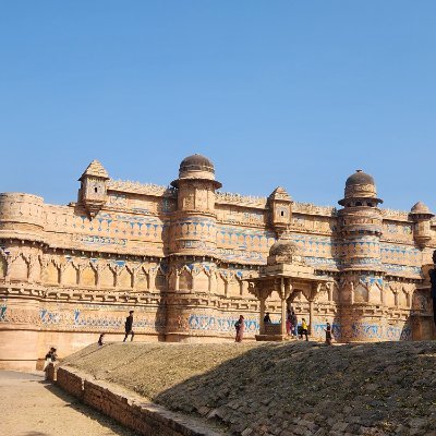 mamansg06's profile picture. Do not go gentle into that good night, rage, rage against the dying of the light.