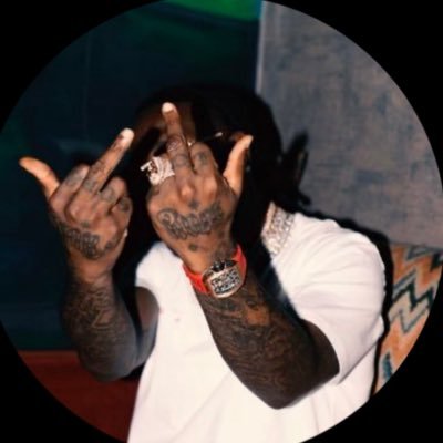 lexzy1017174224's profile picture. outsider fl 🖤🦍