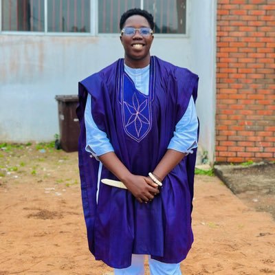 Spacecrux1's profile picture. Prosthetist | orthotist | Black | Poet | artist | Writer | Web3 explorer | Blockchain | Connecting the dots between tech and society | MANCHESTER IS BLUE 🩵🩵🩵