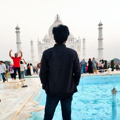 vadankumar2211's profile picture. Brother of @tarak9999 🥰 NaTuReLover 🌳🖱  Graphic designer 🖥 VistaarA Designs 🖼️                                   
Eat - Edit - Sleep - Repeat 🔁