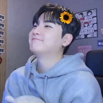 walgwang525's profile picture. 항상 나란히 너와 나 손에 닿은 바람 #신광일