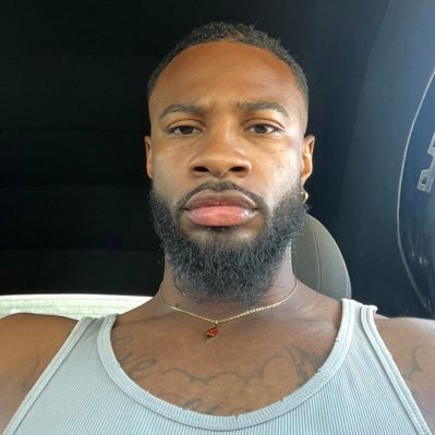 MrDevonBrownlee's profile picture. GRANDPA 👴🏽 | Vintage Thrift | Educator 🍎 Professor In The Making 🤓| I SELL GARMENTS IG:Dloo_thekidd