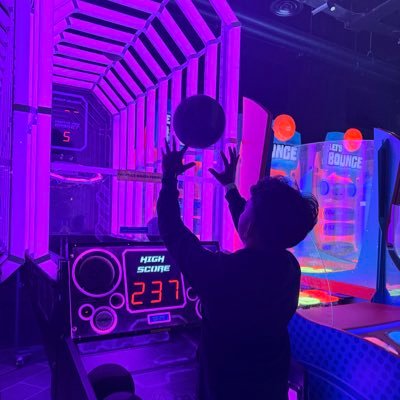 FriancisRoy's profile picture. Try to find the right people, not the best people. Jack Ma (Fan)