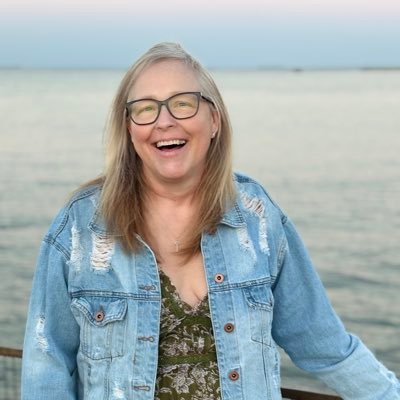 mcelmom's profile picture. 