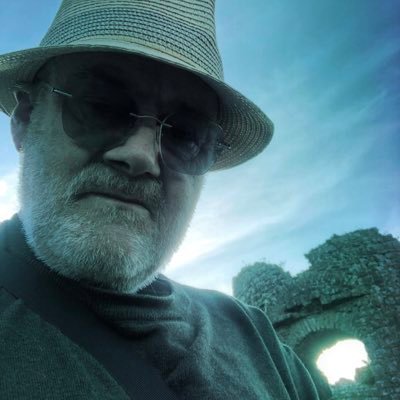 MarkMarnell's profile picture. Artist. 🗿🐝🎧🍏🍎🌞I have a Megalithic👁 🌍🌏🌎Digital Art https://t.co/DXRW7Nh1g3