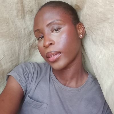 mightbe_peju's profile picture. somewhere between beauty and magic