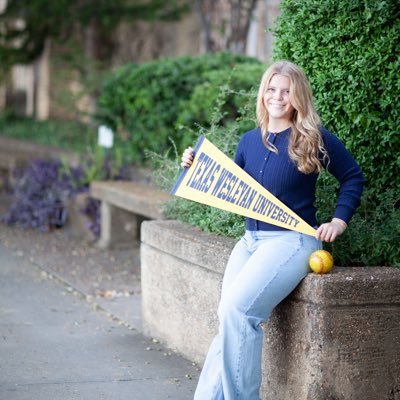 AshlynEggleton's profile picture. Eagle mountain hs | Impact Gold Premier Bryant 18u | @TWSoftball commit💛 | ✝️