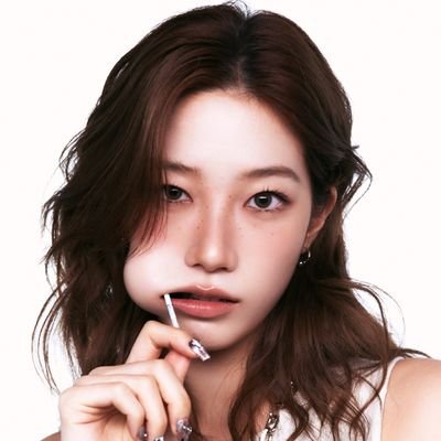 bertinhowho's profile picture. •°•° ☆ •°•°