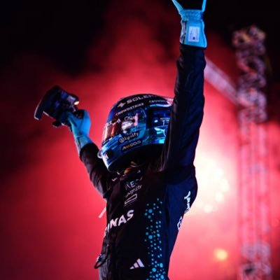 piastrifixation's profile picture. officially acknowledged as a piastri fan as per george russell