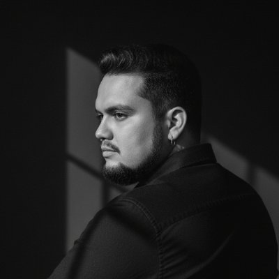 JavierBarrios52's profile picture. Creativo en LinkRock y Diagram Estudio. 
Escritor en anonimato. Claustrofobico de la injusticia. Diseñador emprendedor.