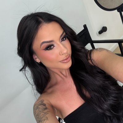 kamillyschmidtt's profile picture. 