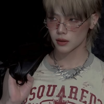 wnyxng's profile picture. Wang Yixiang. &team’s wildcard. ( 2002.)