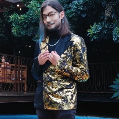 Chris_Brum96's profile picture. 🎮 🎨 🏳️‍⚧️
Am I a girl?
Am I a boy?
What does that even mean?
I'm somewhere in between 💜