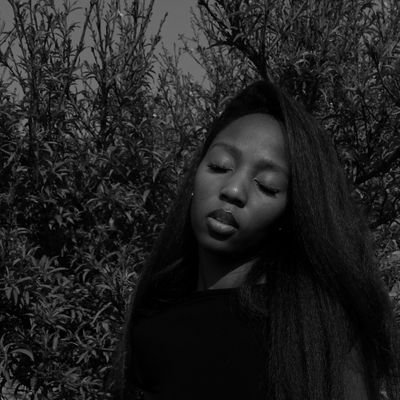 LediMafojane's profile picture. 💜💜💜
IG: @naledi.mafojane