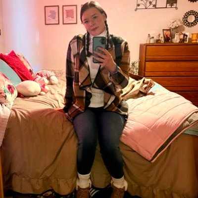 TZigg77's profile picture. Gods daughter& proud Bible thumper. If you bring up my past, Jesus dropped the charges✝️ Psalm 46:5❤️‍🔥 Pats, Cs, RipCity