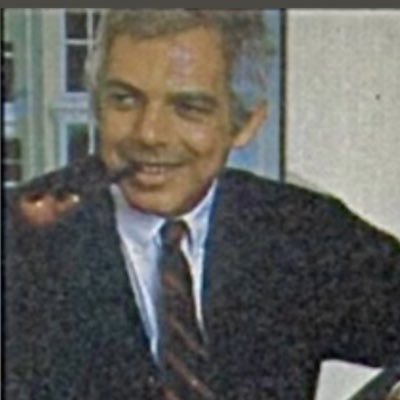 RalphShulman1's profile picture. Hendrick’s Gin & Marlboro Golds.