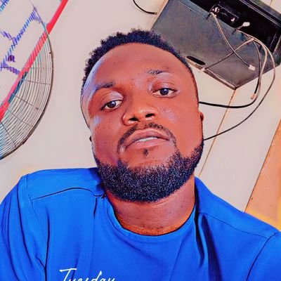 MerryManuel2025's profile picture. 