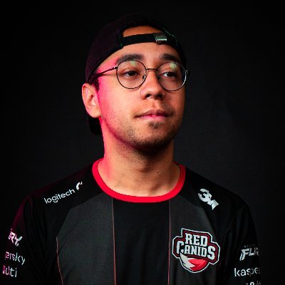 victumatos_'s profile picture. 🏳️‍🌈 Designer at @redcanids