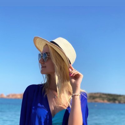 EleanorMelnyk's profile picture. Chasing art 🎨, good books 📚, and meaningful conversations ☕️. A lover of quiet luxury ✨ and timeless style