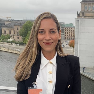 AndreGonzalezNa's profile picture. Excandidata Presidencial Ecuador | Ing Medio Ambiente | Máster en Economía Internacional en proceso | Movimiento Verde Liberal