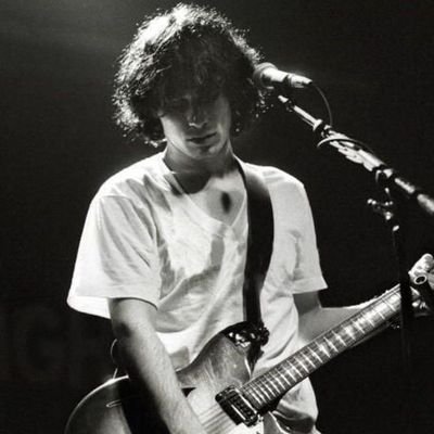 festeah's profile picture. is alive and breathing.