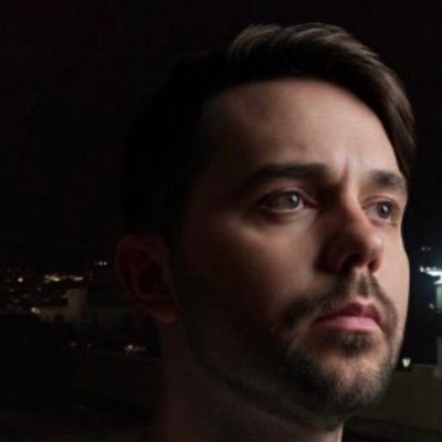 PulidoAitor's profile picture. La vida es como un juego de azar si tienes los cuatro ases eres afortunado, pero si no tienes ninguno eres un desgraciado a pesar de eso siempre con una 😄♥💛💜