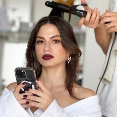 solstiziodikat's profile picture. “Kirilmaktan da korkmamak gerekiyor”