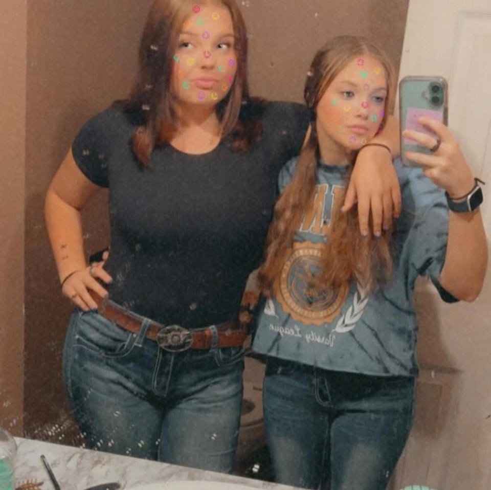 Hayleefey's profile picture. 