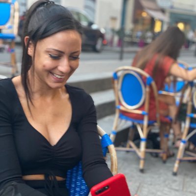 Cassie_Isla_del's profile picture. ✨ Dreamer. Creator. Confidence in every move. 🌹