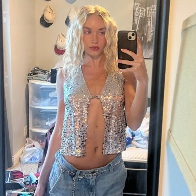 hansenkourtney's profile picture. squeak squeak