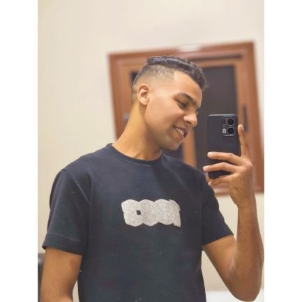 ElGmEZaa's profile picture. Don't let anyone steal your heart.❤️‍🩹